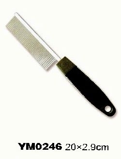 YM0246 plastic handle pet comb